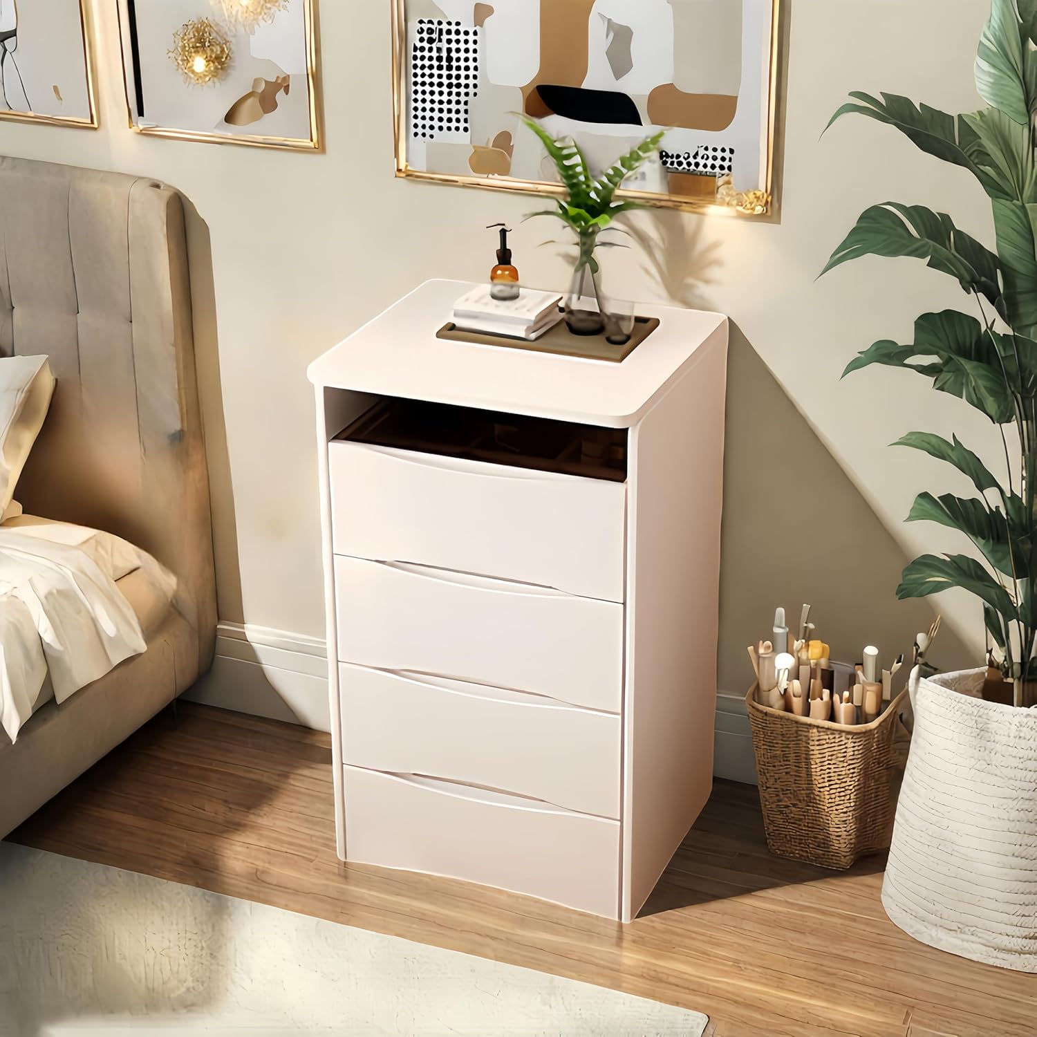 Vanity Desk with Flip Top Mirror and Lights Makeup Table with 3 Drawers and Stool Storage
